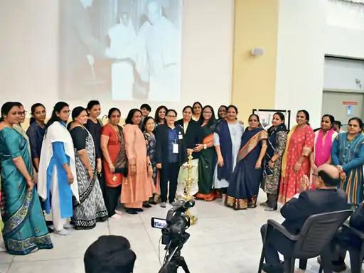 ‘સ્વાવલંબન અભિયાન’:સરદાર ધામની 1 લાખ બહેનો 2022માં 10 હજારથી વધુ કન્યાનો અભ્યાસ ખર્ચ ઉઠાવશે, 1 વર્ષમાં 3.65 કરોડનું ભંડોળ ઊભું કરશે