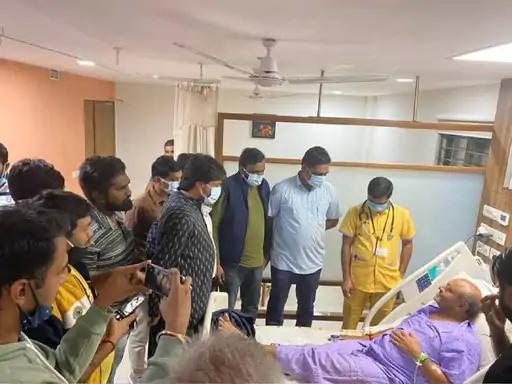 પેપર લીક મામલે AAP આક્રમક:મહેશ સવાણી આમરણાંત ઉપવાસ ચાલુ રાખવાના નિર્ણય પર અડગ,પાસના કન્વીનર અલ્પેશ કથીરીયાએ મુલાકાત લીધી
