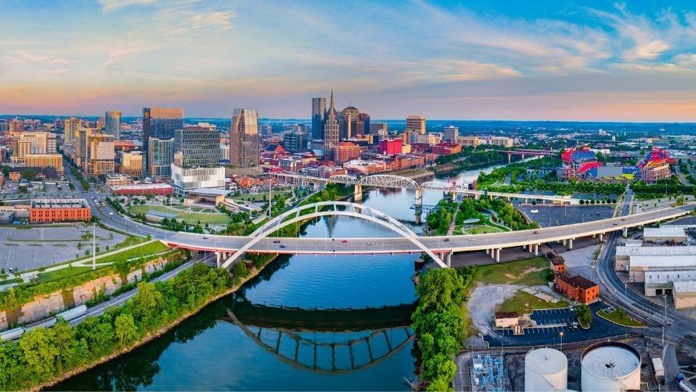 ધ ન્યૂયોર્ક ટાઇમ્સમાંથી:અમેરિકામાં મહાનગરોમાંથી લોકોનું નાના શહેરોમાં પલાયન, મકાનોની કિંમત, બીજો ખર્ચ 30% ઓછો