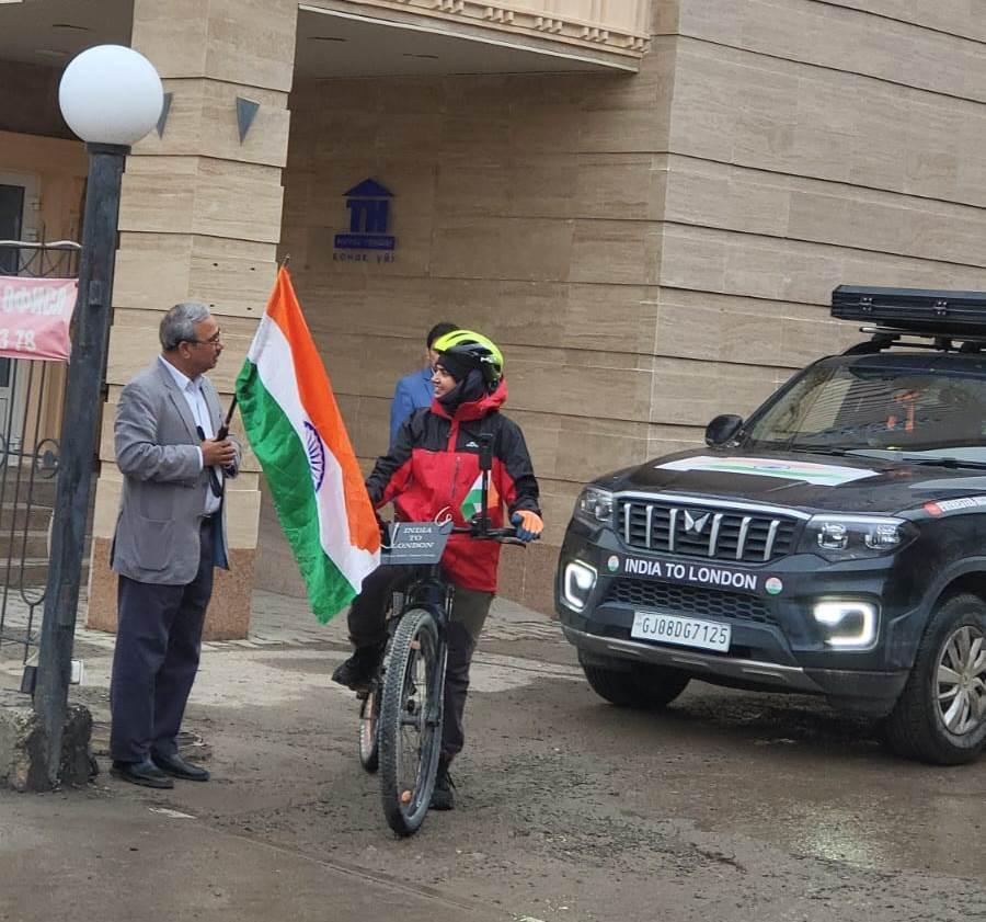 વડોદરા થી લંડનનો સાયકલ પ્રવાસ: સાતમા દેશ રશિયામાં નિશાકુમારી નો પ્રવેશ:૧૧૩૨૫ કિમી સાયકલ