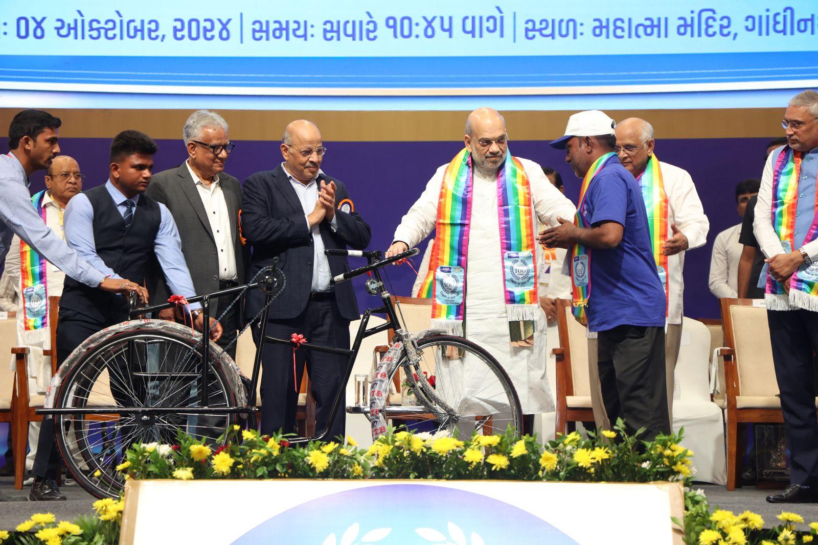 નાના માણસની મોટી બેંકના મંત્રને અમદાવાદ ડિસ્ટ્રીકટ કો-ઓપરેટિવ બેંક-ADCએ સાચા અર્થમાં ચરિતાર્થ કર્યો