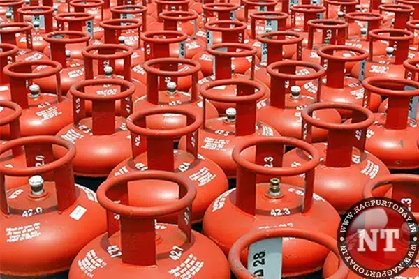 આજથી મોંઘું થયું કોમર્શિયલ LPG સિલિન્ડર, જુઓ અહીં નવા ભાવ